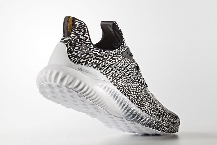 Adidas AlphaBOUNCE "Motion Capture" Black/White (40-45)