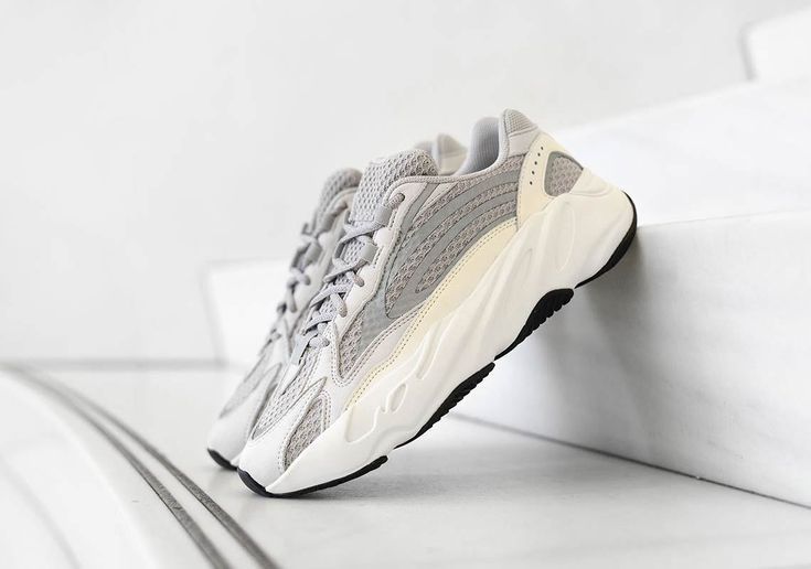 Adidas Yeezy Boost 700 V2 Grey/White, серые с белым, замша, текстиль, мужские, женские