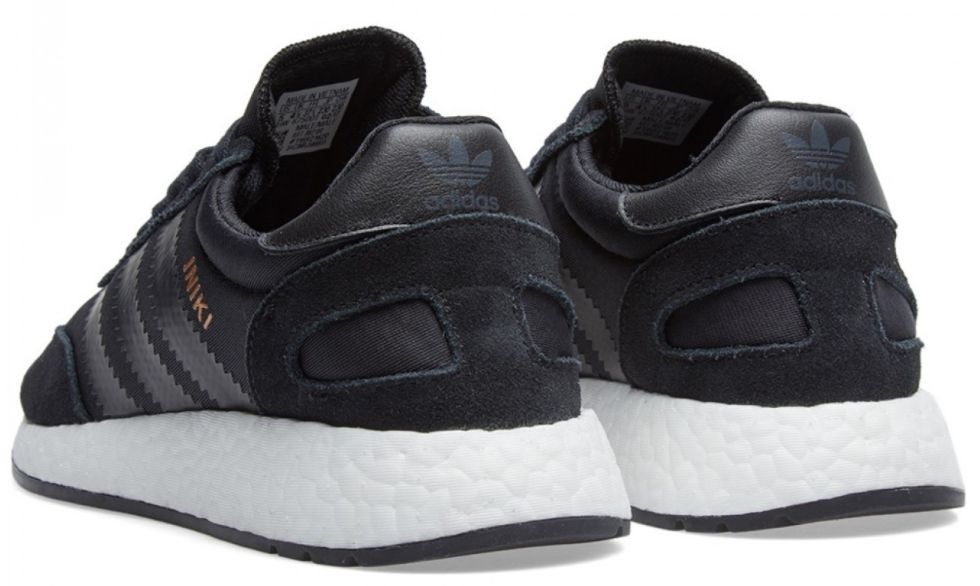 Adidas Iniki Runner черные (40-44)