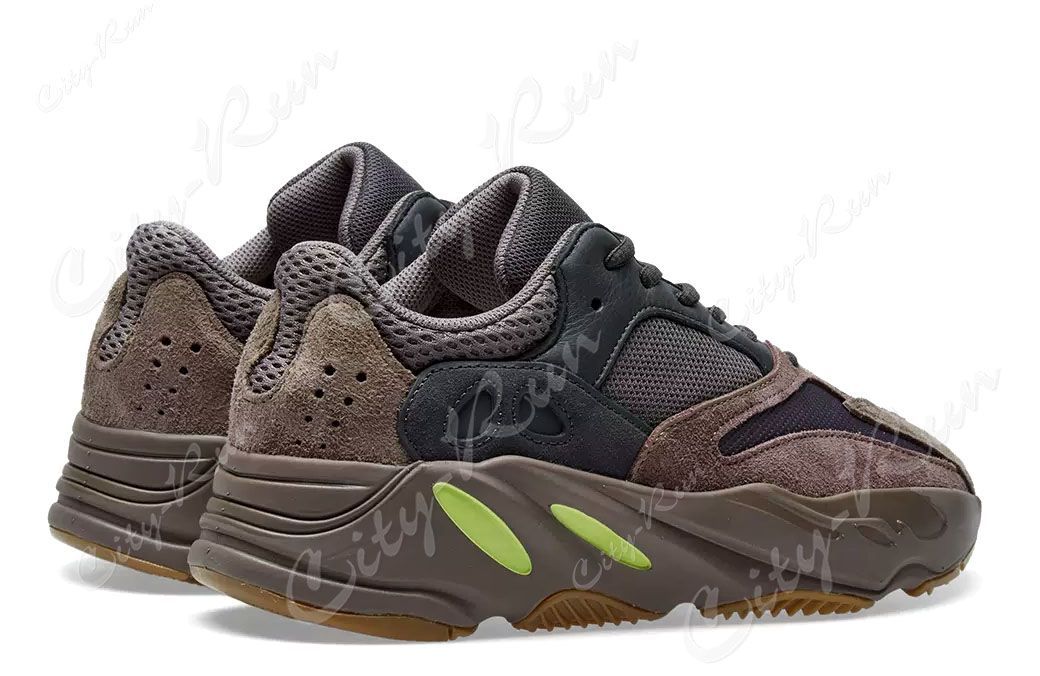 Adidas Yeezy Boost 700